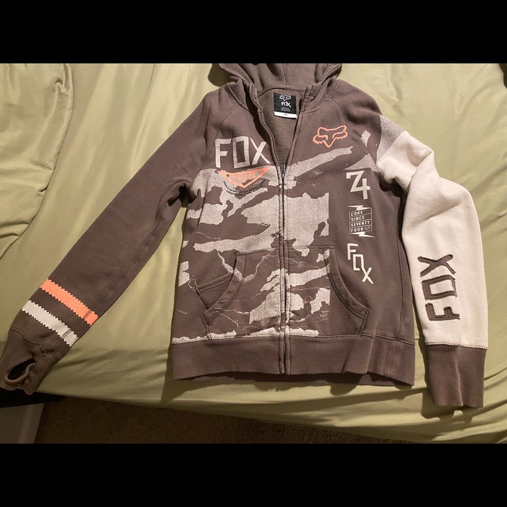 Fox zip up hoodie. Size Medium.
